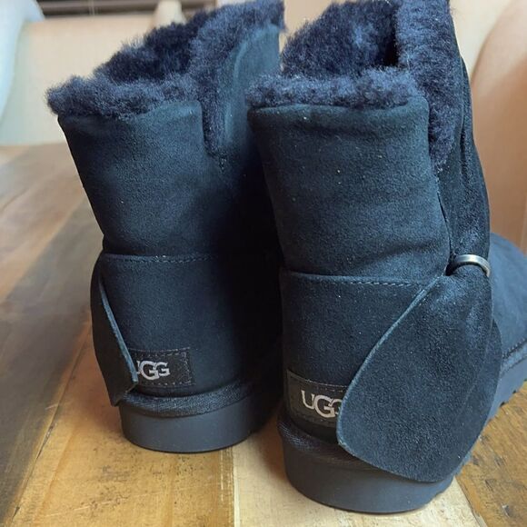 UGG Classic MINI TWIST BOOT - Picture 4 of 8